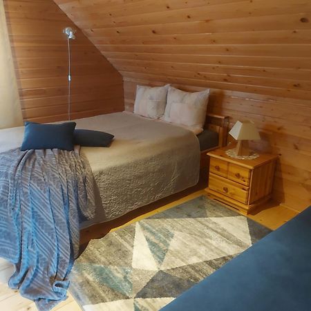Lindiki Hotel Salaspils Eksteriør billede