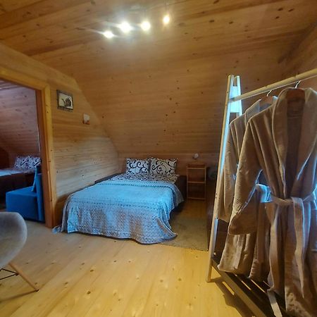 Lindiki Hotel Salaspils Eksteriør billede