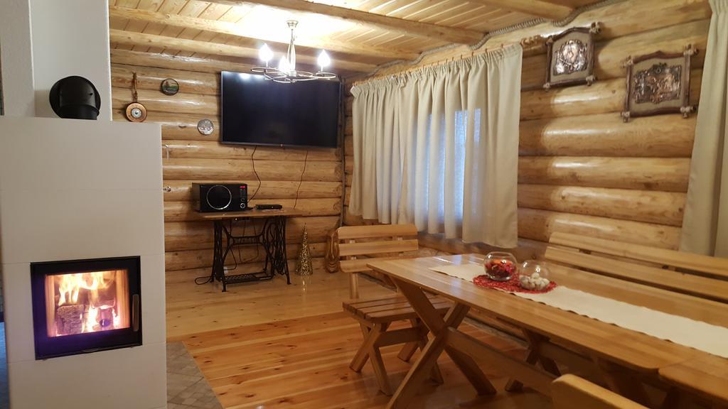 Lindiki Hotel Salaspils Eksteriør billede