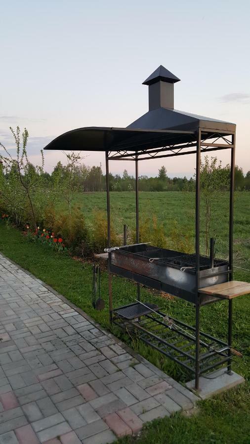 Lindiki Hotel Salaspils Eksteriør billede